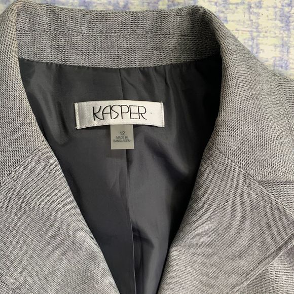 KASPER WOMAN'S SZ 12 PRE-OWNED GRAY  SUIT SET - Picture 5 of 12